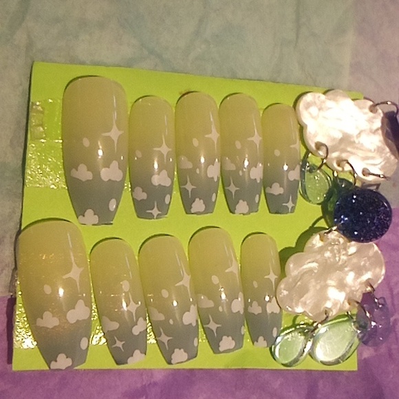 Cloudy choice matching nails and earrings - Picture 2 of 2